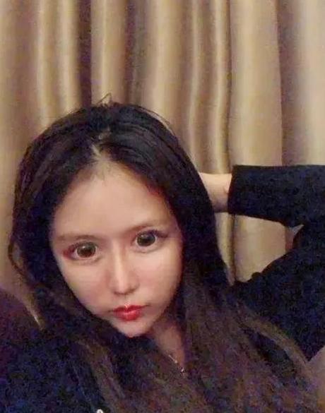 科技助力重塑人生，整容照片不一致，女生毕业之路不再坎坷！