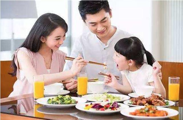 韩国大胃王科技盛宴，未来餐桌的高科技魔力揭秘