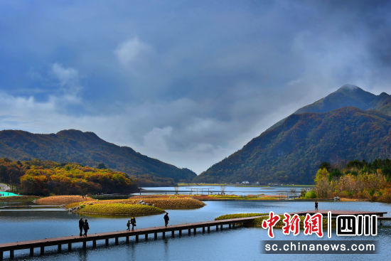 四川长虹最新动态，开启自然美景探索之旅的旅行消息新闻