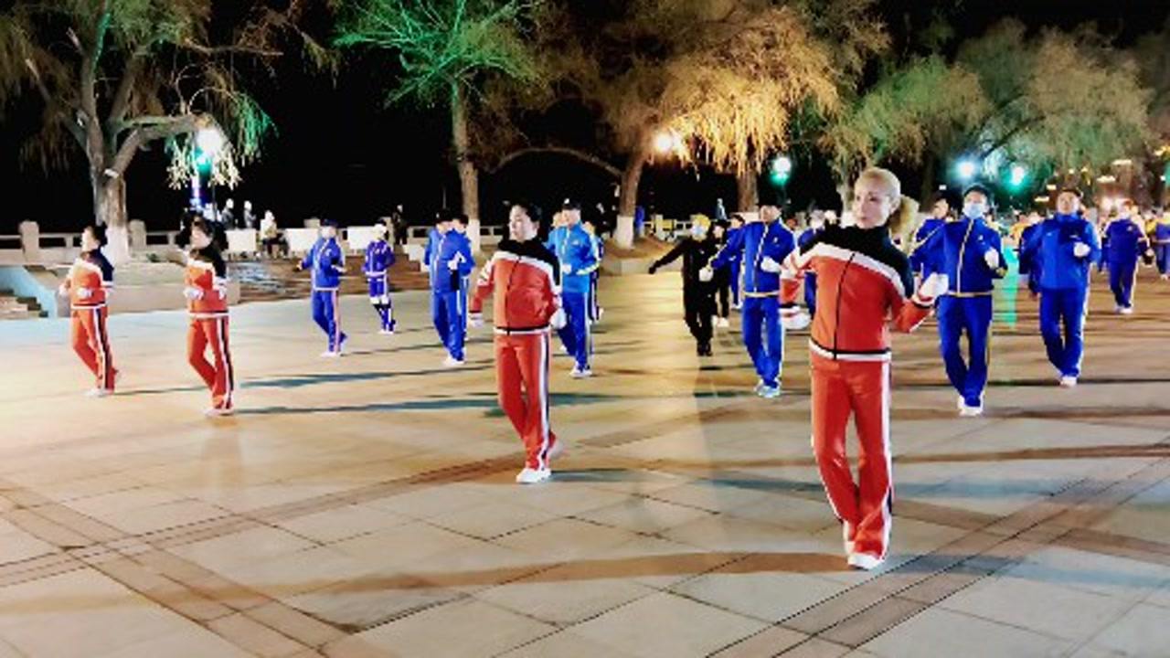 最新快乐舞步健身操,最新快乐舞步健身操，舞动生活的温馨篇章