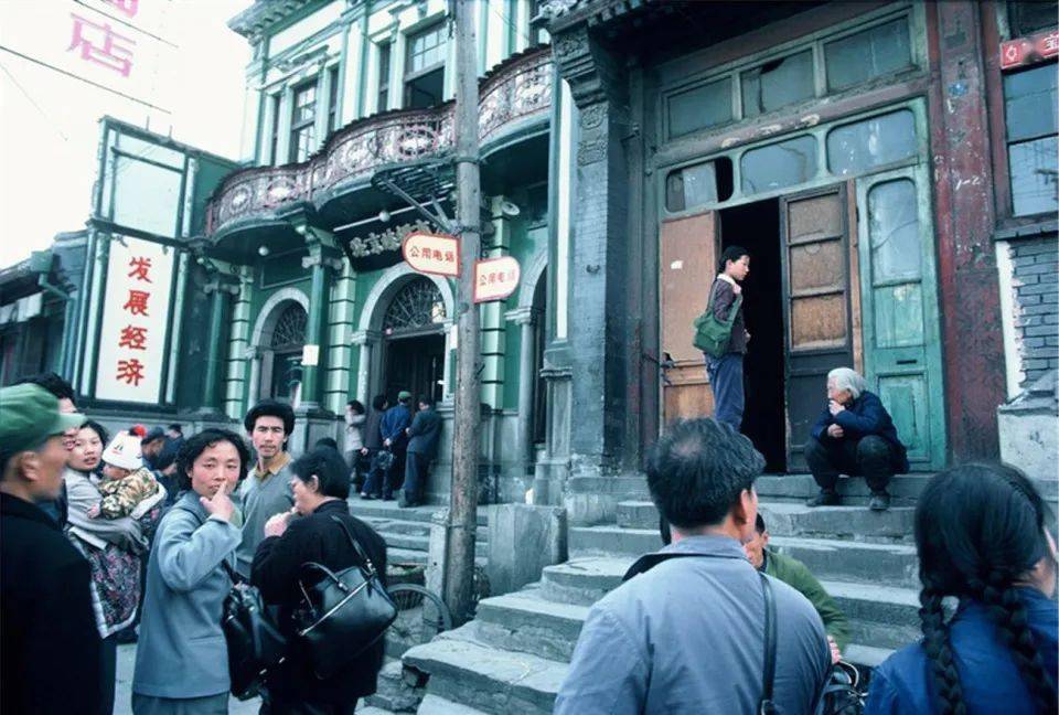 上市美发公司，小巷中的美发秘境